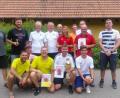 Bild: exb
Die Eintracht-Kegler ehren die Sieger des Nichtaktiventurniers. Vorne, von links: Markus Lehner (Firefighter), Fabian Wild (Sieger Best of 9/Bayern Fanclub), Jürgen Merold (Firefighter), Markus Dimper (Raiffeisenbank Team), Tim Singer (Finalisten). Hinten, von links: Stefan Völkl (Org-Team Eintracht Eslarn), Jonny Meckl (bester Spieler/Sportheim Team), Robert Stahl und Werner Bäumler (Raiffeisenbank Team), Norbert Meindl (Sponsor Wanderpokal), Steffi Singer (beste Spielerin/Finalisten), Thomas Hacker (Sportwart), Markus Kleber (Finalisten), dahinter verdeckt Gerhard Uschold (Raiffeisenbank-Team), Erhard Reil (Vorstand Eintracht Eslarn)