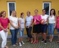 Bild: sl
Marga Beierl-Schieder, Renate Simon (von rechts) und Manuela Weißenburger (links) danken Kerstin Rauch und Stefanie Malzer (Dritte und Vierte von rechts) für ihre sportliche Tätigkeit und begrüßen zugleich ihre Nachfolgerinnen Miriam Ettl, Nina Sonnekalb und Katrin Baier (ab Zweite von links).