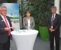 Bild: Hirsch
Das Vorstandsmitglied der Sparkasse, Wilfried Bühner, zweite Vorsitzende Gisela Pöhler, stellvertretender Landrat Jakob Scharf und dritte Bürgermeisterin Martina Englhardt-Kopf eröffneten die Ausstellung in der Sparkasse.