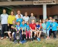 Bild: weu
Kinder, Jugendliche und auch Eltern hatten viel Spaß am Tennisnachmittag. Neben den Trainern Nikolai Welnhofer (links) und Andro Sucharda (Dritter von links) bemühten sich auch Johann Ferstl sowie Regina (Vierte von links) und Peter Frauendorfer um Nachwuchs und Gäste. TC-Vorsitzende Vlasta Vavrinova (Zweite von links), dankte allen Ehrenamtlichen.