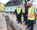 Bild: Hirsch
Werkleiter Walter Zurek (rechts) informierte Oberbürgermeister Andreas Feller (links) über die Baumaßnahmen in Klardorf.