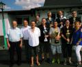 Bild: gf
Die erfolgreichsten Darter der Saison mit (von links) Kümmersbrucks stellvertretenden Bürgermeister Hubert Blödt, Ambergs Bürgermeister Martin Preuß, Dartclub „Glory Seven“-Vorsitzender Peter Ritter und 2. Vorsitzenden Daniel Birkholz.