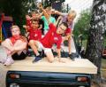Bild: hai
Für die einen war der die Motorhaube des Lada bei der Balla-Balla-Party eine Theke, für die Kinder an den Folgetagen ein Spielplatz.