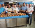 Bild: Bühner
Teilnehmer der Brot- und Brötchenprüfung des Jahres 2019: Innungsobermeister Wolfgang Schmid freut sich über gute und sehr gute Ergebnisse.