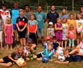 Bild: zer
Gruppenfoto nach getaner Arbeit. Die Kinder haben alle Stationen bestens bewältigt.