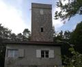 Bild: rrd
Vor dem Turm probt der Posaunenchor. Ganz Hirschbach hört im Tal mit.