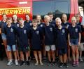 Bild: zer
Andreas Albrecht (von links) und Thomas Kaiser sowie (stehend von rechts) Daniel Zimmerer und Umberto Vicenzotto freuen sich über den Erfolg des Nachwuchses der Feuerwehr.