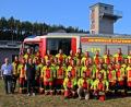 Bild: jma
Die Einsatztruppe der Feuerwehr Grafenwöhr freut sich über ihre neuen Schutzanzüge.