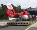 Bild: hka
Einen Tag die schwere Krankheit vergessen: Die Kinder durften auch im Rettungshubschrauber Christoph 80 Probe sitzen.