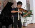 Bild: aks
Ein Harry Potter der Geige: Yi-Chen Yang zaubert musikalisch bei seinem Auftritt im Rathaussaal.