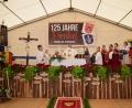 Bild: bnr
Im herrlich geschmückten Festzelt zelebrierte BGR Pfarrer Hans Bauer den Festgottesdienst zum 125jährigen Jubiläum der Feuerwehr Fronhof.