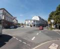 Bild: dtr
Für einen Kreisverkehr ist der Vilser Platz nach Ansicht von Verkehrsplaner Robert Ulzhöfer denkbar ungeeignet, weil sich zu den Stoßzeiten gerade in Richtung Waldershofer Straße enorme Staus bilden würden.