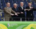 Bild: DB Kunz
Das Präsidium des Organisationskomitees für die Fußball-WM 2006 (l-r): Horst R. Schmidt, Theo Zwanziger, Franz Beckenbauer und Wolfgang Niersbach. Foto: DB Kunz/dpa