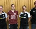 Bild: fle
Anja Hirschmann (von links), Tanja Weiherer und Carina Schadeck verstärken das Team von Trainer Karl Söllner.