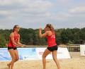Bild: exb
Die Beachvolleyballerinnen Lotta Weiß (links) und ihre Partnerin Samira Winkler heimsen derzeit Titel um Titel ein. Nach dem U17-Bundespokal holten sie sich auch den deutschen Meistertitel bei den U17 und U18.