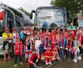 Bild: rdh
Die Reisegruppe mit Kindern und Begleitpersonal des FC Bayern-Fanclubs Thanhausen