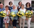 Bild: Hirsch
BLSV-Kreisvorsitzender Roger Anders (links) ehrte Angelika Ziegler, Ingrid Geis, Ingrid Fischer und Gudrun Klein (von links) mit der Verdienstnadel des Bayerischen Landessportverbandes. Dazu gratulierten die Spartenleiterinnen Ute Kotzbauer und Angela Bäuml (hinten von links).