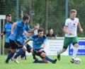 Bild: Schrems
Der FC Tirschenreuth unterlag dem VfR Katschenreuth mit 0:2. Hier setzt sich Gästespieler Lukas Beszczynski (rechts) gegen die drei FC-Akteure Manuel Zeitler, Alexander Bauer und Marco Wölfl (von links) durch.