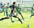 Bild: Hubert Ziegler
Der vom ASV Neumarkt nach Ammerthal gewechselte Stürmer Christian Schrödl (vorne) machte mit seinen beiden Treffern den Sieg der DJK gegen den TSV Abtswind perfekt.