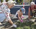 Bild: Petra Hartl
Bild: Hartl 
Kippenjäger, Zigaretten, Zigarettenkippen, Rauchen