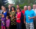 Bild: xs
Im Zuge des Keglerfestes von Gut Holz 70 Pressath wurden die Clubmeister mit Pokalen geehrt: Max Springer (von links), Kristin Marsmann, Benjamin Reiter, Martina Elsner, Stefan Wirth, Brunhilde Kreiner, Detlef Götz und Manfred Ziegler. Vorsitzender Gerhard Fuchs gratuliert herzlich.