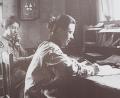 Bild: gz
Im Posthalterhaus nimmt 1927 Therese Hammerl, eine Verwandte des Posthalters Joseph Hammerl, im Beisein einer Mitarbeiterin einen Anruf entgegen.