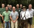 Bild: Leibl, Waltraud
Schützenmeister Michael Baumgärtner (Zweiter von links) und Sportbeauftragter Herbert Wartha (rechts) gratulierten den Gewinnern des KK-Preisschießens der Schützengesellschaft „Erheiterung“.