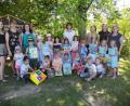 Bild: hir
Große Freude über eine Spende in Höhe von 1600 Euro herrschte im Kindergarten St. Martin mit Krippe und Hort. Steffi Hierl (hintere Reihe, Zweite von links) und Angi Hirmer (hintere Reihe, Dritte von links) vom Elternbeirat übergaben die Geschenke, die sich das pädagogische Personal und die Kinder mit Leiterin Gabi Schönberger (hinten Mitte) ausgesucht hatten.