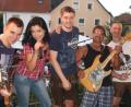 Bild: Hirsch
Musik aus verschiedensten Stilen trägt seit Jahren mit zum Gelingen des Neunburger Altstadtfestes bei. Ein Wiederhören gibt es am Sonntag ab 19 Uhr mit der Band "Popsixxx". Ebenso wie im Vorjahr sorgen sie für den musikalischen Ausklang in der Buchbindergasse.