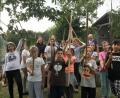 Bild: wro
Das Ferienabenteuer der Kolping-Kids führte auch in den Schreiergarten nach Thann, wo die Buben und Mädchen später Stockbrote und Würstchen ins Feuer hielten.