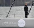 Bild: Ben Birchall/dpa
Greta Thunberg an Bord der Hochseejacht "Malizia", mit der sie in Richtung New York aufgebrochen ist.