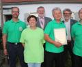 Bild: kro
40 Jahre stand Ludwig Gradl als Vorsitzender an der Spitze des OWV-Zweigvereins Griesbach. Nun wurde er zum Ehrenvorstand ernannt. Im Bild (von links): Zweiter Vorsitzender Tobias Schön, Dritte Vorsitzende Roswitha Rödl, Bürgermeister Josef Schmidkonz, Ludwig Gradl, Hauptvereinsvorsitzender Armin Meßner und Vorsitzender Günter Gradl.