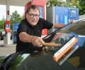 Bild: Gabi Schönberger
Elf Stunden lang Autoscheiben putzen. Puh! „Das war die Regel“, erinnert sich Ferienjobber Volker Klitzing.
