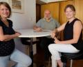 Bild: Thomas Graml, Stadt Amberg
Abgebildete Personen: (von links nach rechts): Simone Plail (Stadtmarketing Amberg e.V.), Werner Stein (Kreisvorsitzender des Nordbayerischen Musikbunds), Ina Bogner (Stadtmarketing Amberg e.V.)
