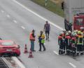 Bild: dtr
Der rote Porsche hat nach dem Unfall nur noch Schrottwert.