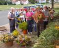 Bild: bkr
Die Mitglieder des Obst- und Gartenbauvereins haben wieder Kräuterbuschen für Mariä Himmelfahrt gebunden.