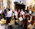 Bild: do
Wärme und sinnspendenden Trost gewährten bei einem Musikabend für die Seele das Kammerorchester Turkmenistan unter Leitung von Rasul Klychev und die Solisten Samir Rzayev (Violine), Yusup Ovezov (Klarinette) und Leyli Okdirova (Sopran)