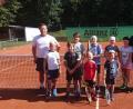 Bild: exb
Die acht Schnupper-Tennisspieler wollen wiederkommen, versichern sie den Betreuern.