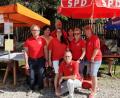 Bild: flf
Das Sommerfest der SPD war heuer bestens besucht. Die Helfer hatten alle Hände voll zu tun.