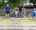 Bild: u
Einen Nachmittag voller Aktivitäten erleben rund 35 Kinder beim Ferienprogramm der Hirschauer Feuerwehr. Eine Riesengaudi ist das Spritzen-Wettrennen mit den Holzfeuerwehrautos.