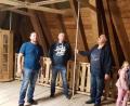 Bild: gi
Der Förderverein Schloss Burgtreswitz bot erstmals eine Führung durch den riesigen Dachstuhl des Schlosses an.