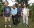 Bild: sön
Spartenleiter Wilhelm Anhalt (rechts) zeichnet den Einzel-Sieger Werner Lang sowie die Zweit- und Drittplatzierten Otto Schließmeier und Alois Hofmann (von links) mit Ehren- und Sachpreisen aus.
