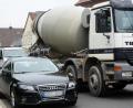 Bild: Gabi Schönberger
Viel zu viel Verkehr. Vor allem Lastwagen sind auf der Joseph-Haas- und Tulpenstraße viel zu schnell unterwegs. Die Anwohner laufen – wie schon vor Jahrzehnten – Sturm gegen den „Lärmterror“, dem sie sich – nicht nur durch die Umleitung – verstärkt ausgesetzt sahen.