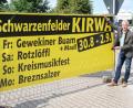 Bild: mab
Auf ein buntes Kirwawochenende dürfen sich die Gäste in diesem Jahr wieder freuen. Festwirt Gerhard Böckl (links) und Dritter Bürgermeister Gerhard Peter (rechts) stellen das Programm vor, das mit dem Kreismusikfest am Sonntag einen musikalischen Höhepunkt landen wird.