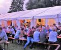 Bild: twi
Bei angenehmen Temperaturen waren beim Naabfest alle Tische im Freien belegt