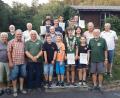Bild: exb
Jugendkönig Hans Mutzbauer (mit Königskette) holte sich beim Preisschießen seine Trophäe ab und mischte sich beim Gruppenbild unter die Vereinsmeister