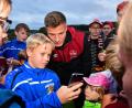 Bild: Petra Hartl
Schon 2017 ist der gebürtige Raigeringer und Fußballprofi vom 1. FC Nürnberg, Patrick Erras, für ein Testspiel gegen Dukla Prag in seine alte Heimat zurückgekehrt. An diesem Samstag haben die FCN-Anhänger erneut Gelegenheit, sich ein Autogramm des beliebten 24-Jährigen zu holen.