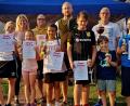 Bild: R. Kreuzer
Das sind die Sieger der Tennis-vereinsmeisterschaft des VfB Rothenstadt: (von links) Lea Färber, Christine Hirnet, Laura Sprah, Oliver Schlicht, Selina Clark, Christian Schraml, Simon Biebl, Max Gradl, Arnold Michael und Hannes Braun.