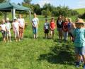 Bild: lk
Der Obst- und Gartenbauverein hatte im Rahmen des Ferienprogramms zu Mittelalterspielen eingeladen. Im Bild die Teilnehmergruppe mit Betreuern sowie Carola Ertl (links).