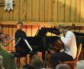 Bild: Petra Hartl
Bei "Klassik in Viehberg" spielen Anna Godelmann, Johannes und Christopher Pickelmann Werke von Mozart bis Piazolla.
